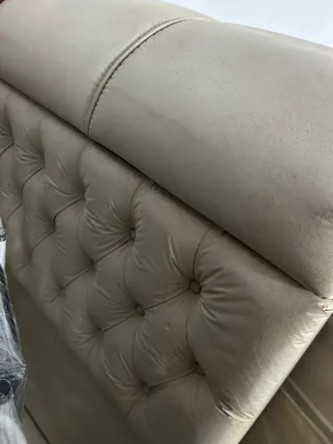 Cabeceira de cama em courino 