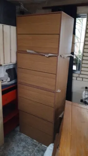  02 Estande ou guarda roupa um com 02 gaveteiro e outro com 03 gaveteiro