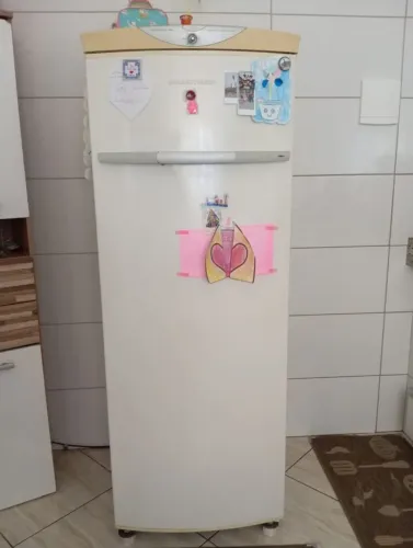 Geladeira muito boa!