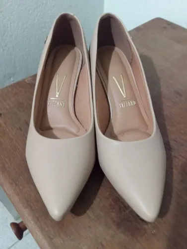 VENDO Sapato Vizzano Bege novo