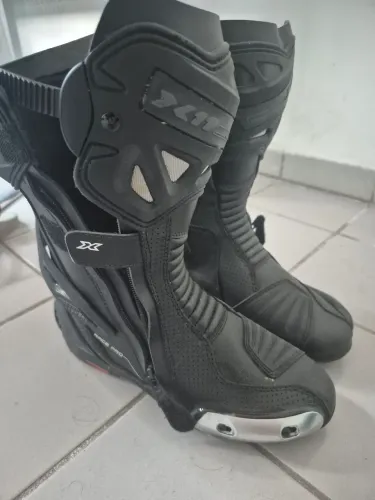 Bota X11 RACE PRO TAMANHO 40 PARA MOTOCICLISTAS
