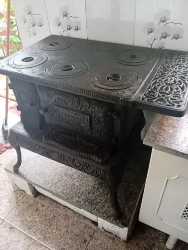Fogão de lenha de ferro