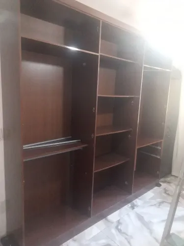 Guarda-roupa de 6 portas