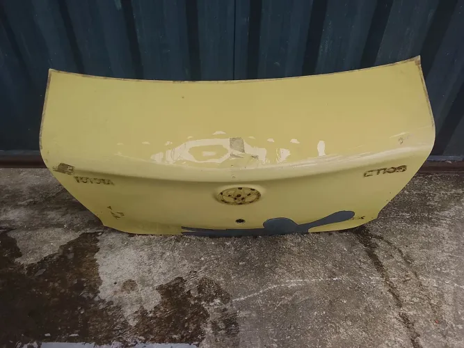 Tampa de mala de Etios sedan