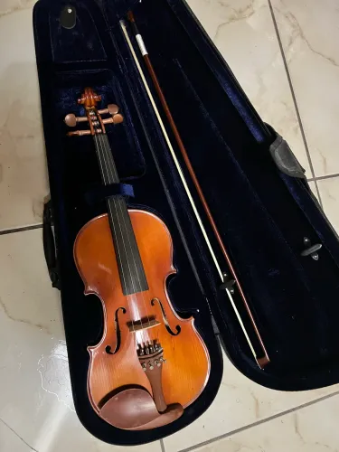 Violino Eagle VK-441 4/4 + Estojo + Arco