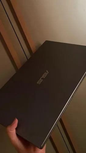 Notebook Asus poucos meses de uso