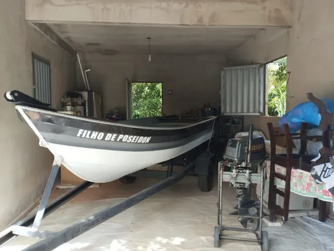 Vendo ou troco barco de alumínio novo usado apenas 2 vezes