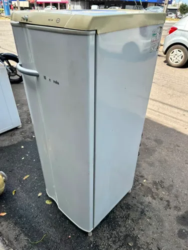 Vendo geladeira 700