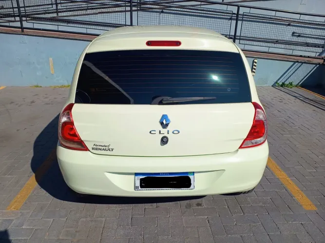 Vende Renault Clio 2013 Bege