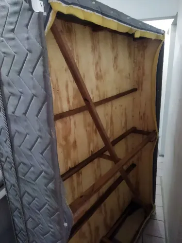 Cama box casal molas usada
