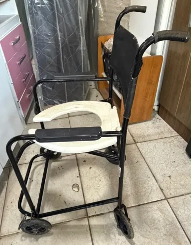 CADEIRA DE BANHO USADA 