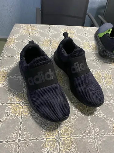 TÊNIS ADIDAS PRETO 42-43 USADO