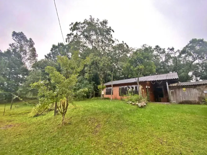 BENTOALVES aluga chácara co 1000 m2, casa mobiliada, 2 quartos, no Monte Bérico - Caxias d