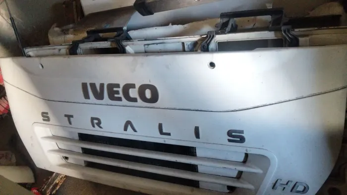 Frontal do Iveco e acessórios 