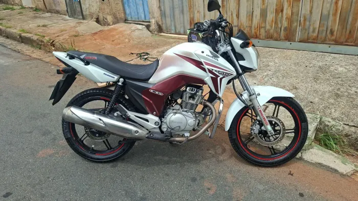 Titan 150.