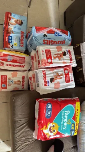 Fraldas descartáveis Huggies - 700 Fraldas por 500 reais