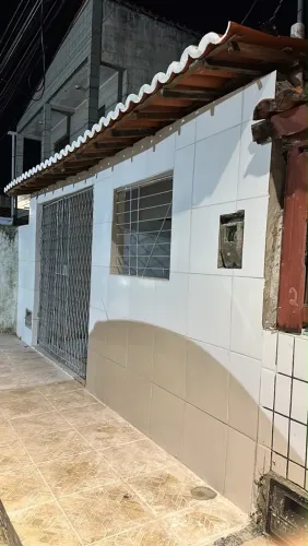 Alugo casa 2 quartos no Igapó