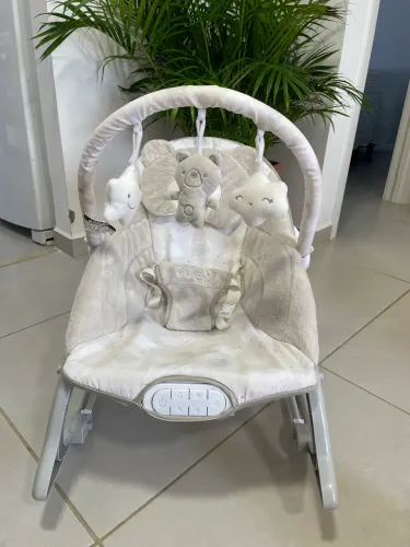CADEIRA DE BALANÇO BABY VIBRATÓRIA