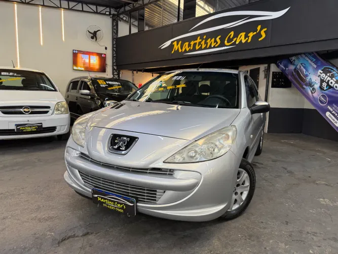 Peugeot 207 XR 1.4 Flex 8V 3P 2013