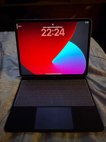 iPad Air 13 128g 2025 (M3) com capa teclado