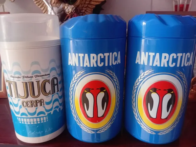 Porta cerveja termico novo os três por 30 reais