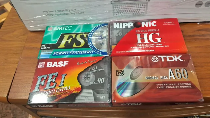 4 Fitas K7 ainda novas