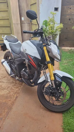 Suzuki DR160 Econômica 