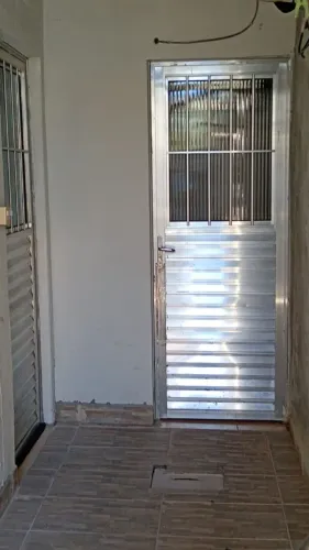 Aluga-se quarto cozinha
