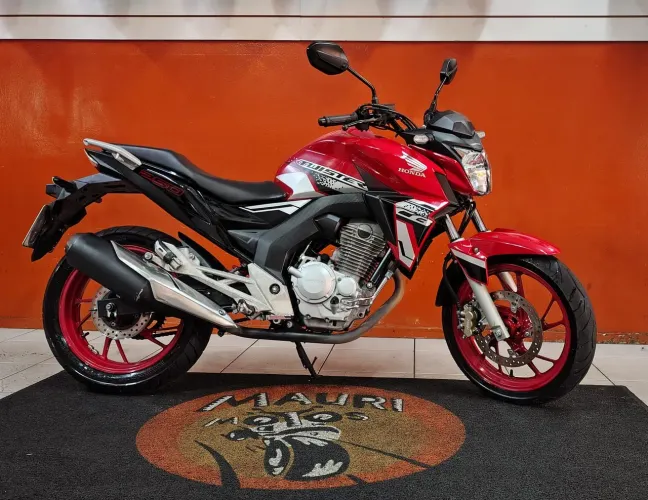 A mais nova do mundo - CB 250F ano 2021 - MAURI MOTOS 