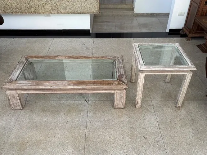 Conjunto Mesa de Centro e Mesa Lateral em Madeira Rústica com Vidros Verdes