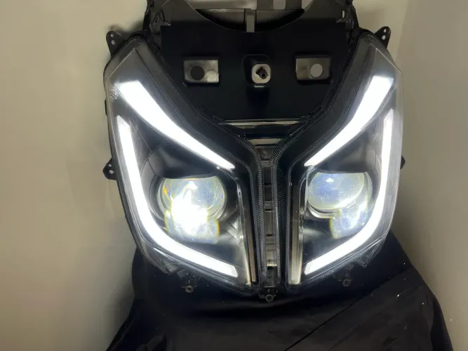 Farol cruisym 150