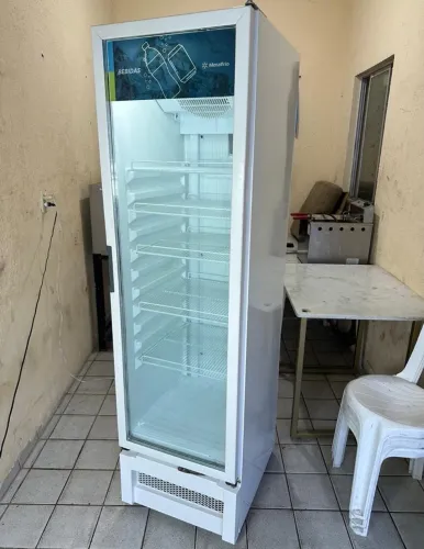 Geladeira Expositora Metalfrio 
