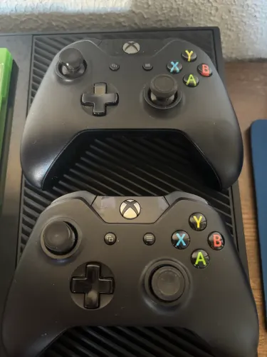 Xbox one fat 500gb. Fez manutenção preventiva recentemente