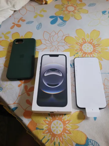 iPhone 16e - SEMI NOVO