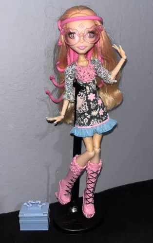 Monster high viperine básica (ler descrição)