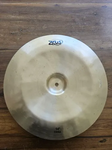 Prato China Zeus Custom 14" - Perfeito Estado (Sem Trincos ou Amassados)