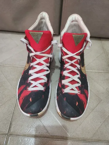 Tênis Nike vermelho n. 40