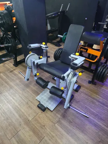 Cadeira extensora unilateral 