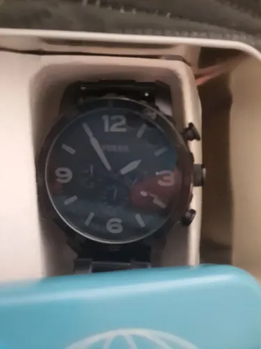Relógio Fossil Jr1401 na caixa de aço vintage.