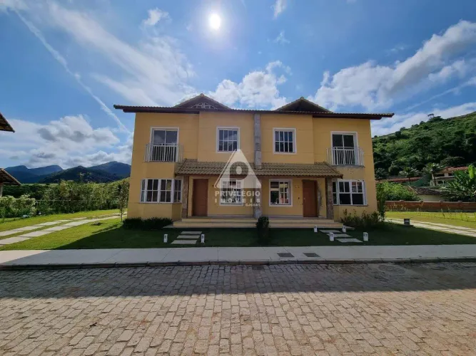 Casa à venda, 4 quartos, 4 suítes, 2 vagas, Itaipava - Petrópolis/RJ