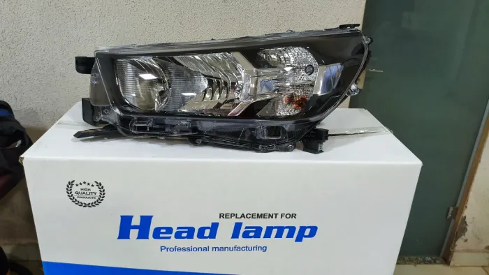 Par de Farol Original Toyota Hilux 2023/2024