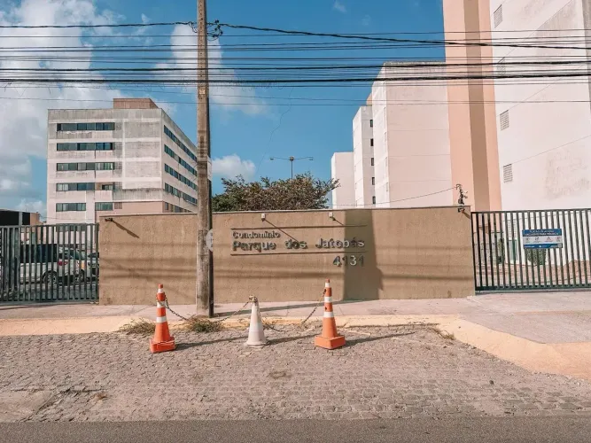 Oferta!! Apartamento 2/4 Suite No Condomínio Parque dos Jatobás