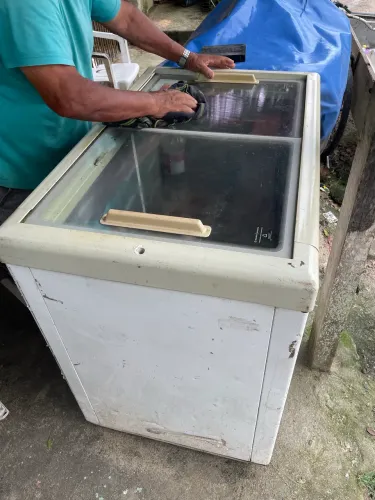 Freezer Horizontal Metalfrio - 2 Tampas de Vidro