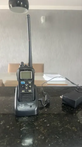 Rádio VHF marítimo portátil preço pra ir embora 