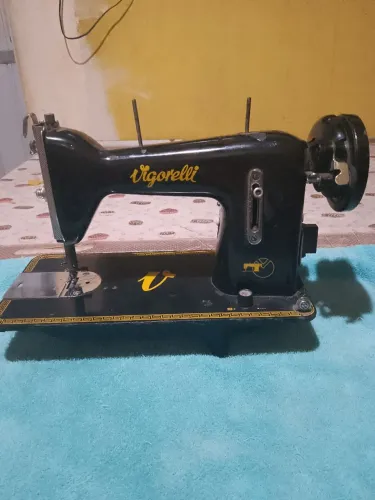 Máquina de costura "Vigorelle"