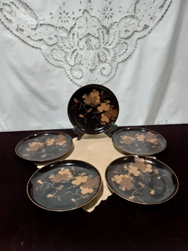 Antigos Pratos De Madeira De Laca Japonesa Pintura A Ouro