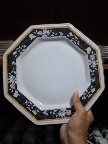 Jogo de porcelana pratos e conjunto de café e chá e cafezinho!!