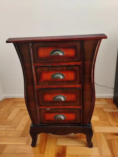Cômoda 4 gavetas