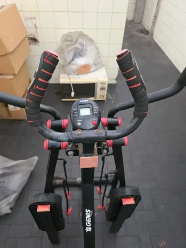 Simulador de Caminhada Genis Fitness Cor Preto (Usado)