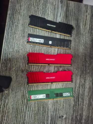 Lote 5 Pentes Memória RAM DDR4 8GB (Kingston / Machinist )